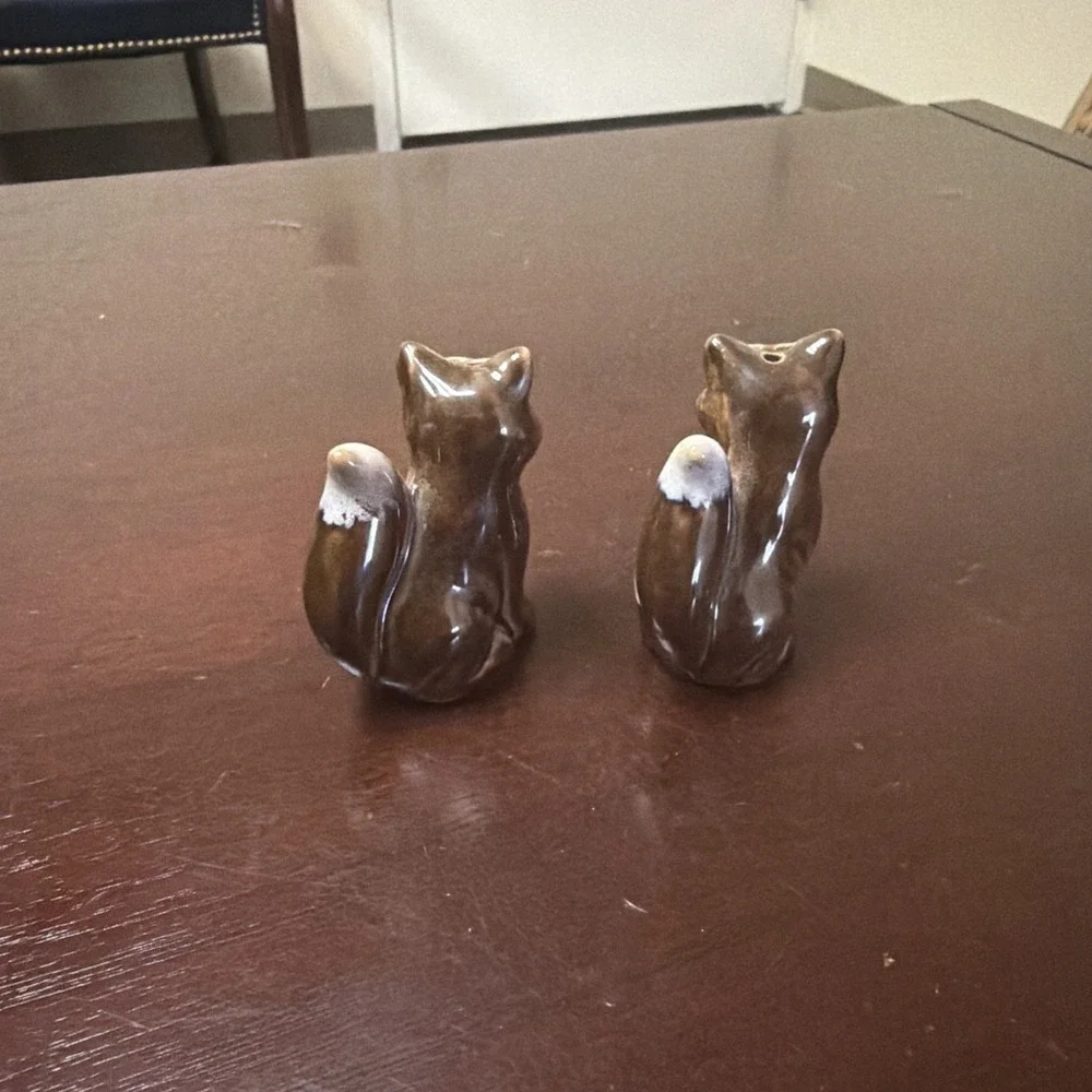 Vintage Fox Salt Pepper Shakers Hand Painted Collectible With Stoppers